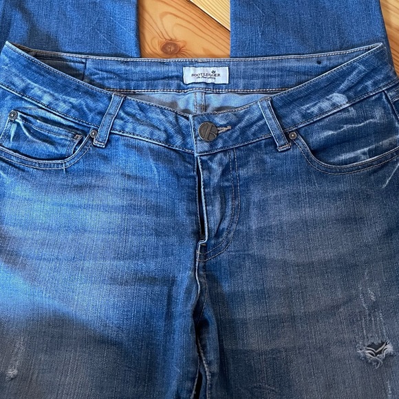 Bootlegger Boyfriend Jeans with Distressing Size 27x28 - Picture 3 of 8